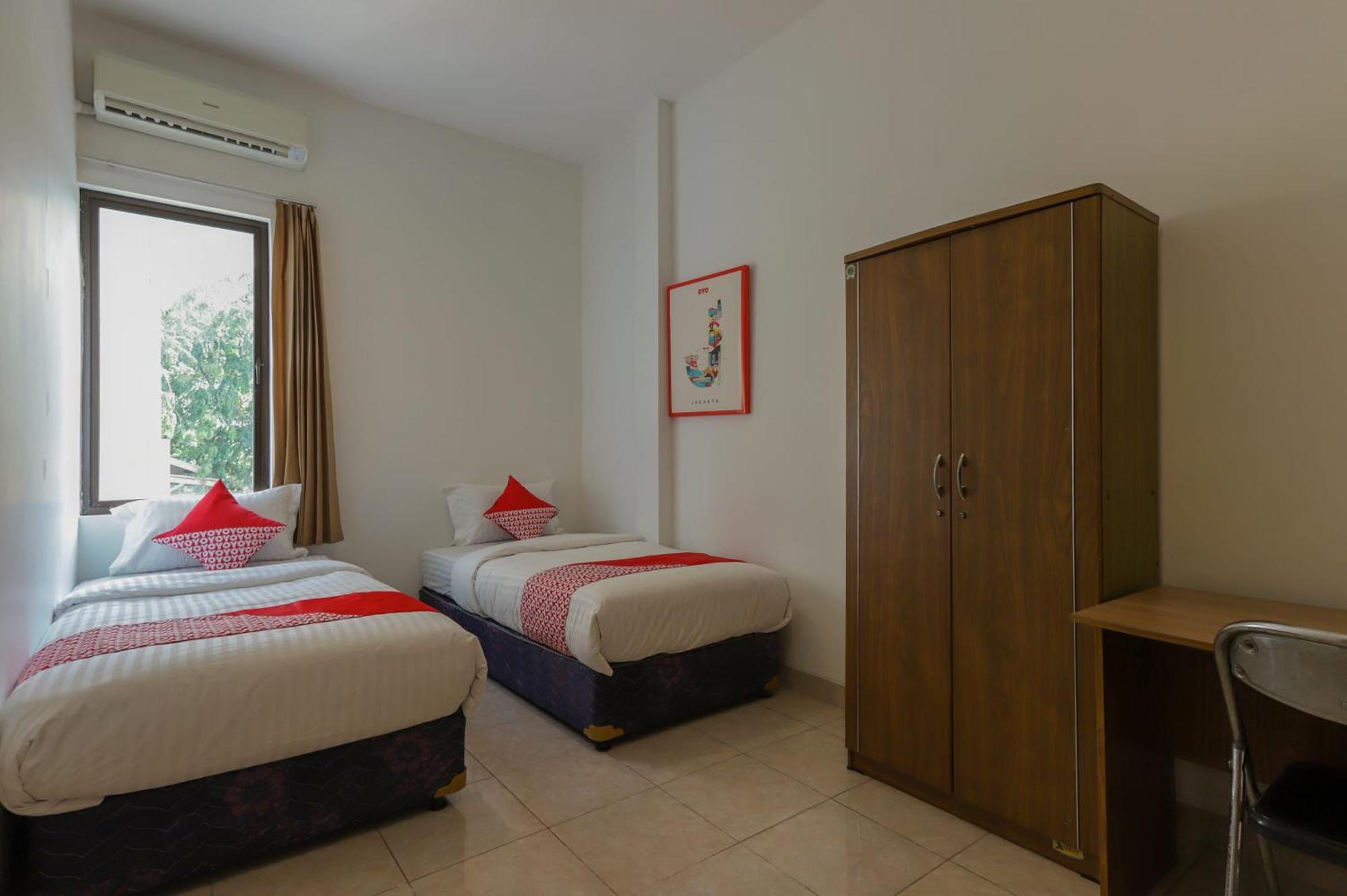 Super Oyo 866 Idola Residence Jakarta Extérieur photo